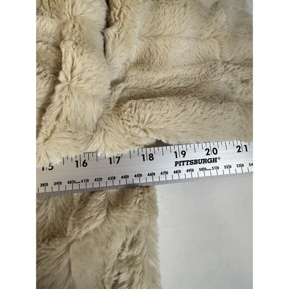 WOMENS AQUA SIZE MEDIUM BEIGE FAUX FUR FLUFFY CAPE SOFT WINTER WARM LINED - Picture 3 of 8